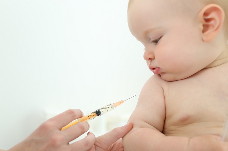 Скидки на детскую вакцинацию до 15% от Медквадрат